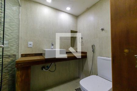 Casa à venda com 600m², 4 quartos e 4 vagas Casa à venda com 600m², 4 quartos e 4 vagasBanheiro 1 Chalé