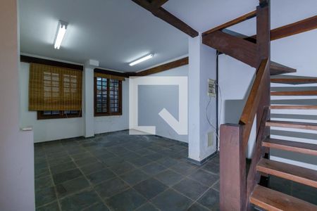 Casa à venda com 600m², 4 quartos e 4 vagas Casa à venda com 600m², 4 quartos e 4 vagasQuarto de Serviço