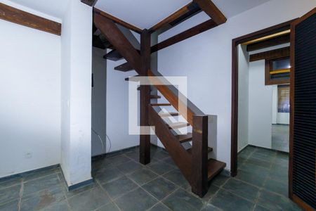 Casa à venda com 600m², 4 quartos e 4 vagas Casa à venda com 600m², 4 quartos e 4 vagasQuarto de Serviço