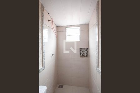 Banheiro social  de kitnet/studio para alugar com 1 quarto, 36m² em Santa Amelia, Belo Horizonte