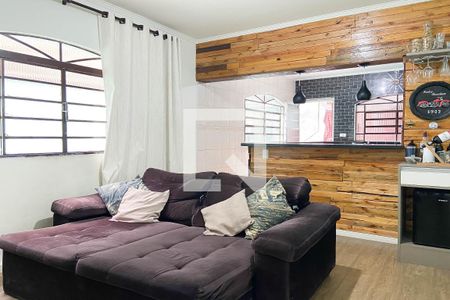 Casa à venda com 200m², 3 quartos e 2 vagasSala