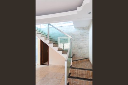 Casa para alugar com 122m², 2 quartos e 1 vagaEscada