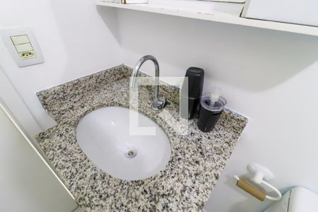Apartamento para alugar com 75m², 3 quartos e 1 vaga Apartamento para alugar com 75m², 3 quartos e 1 vagaBanheiro Corredor