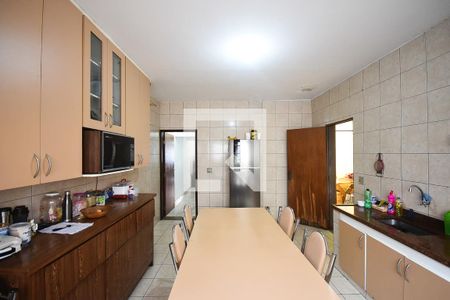 Casa para alugar com 200m², 3 quartos e 2 vagasCozinha