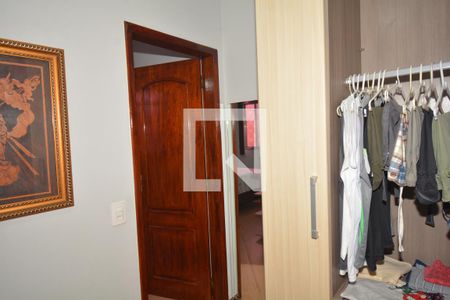 Casa à venda com 217m², 4 quartos e 2 vagasCloset da suíte