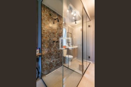 Banheiro da Suíte 1 de apartamento para alugar com 2 quartos, 70m² em Alphaville Empresarial, Barueri