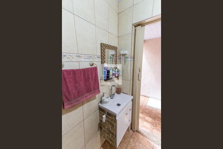 Casa à venda com 156m², 3 quartos e 1 vaga Casa à venda com 156m², 3 quartos e 1 vagaBanheiro da Garagem