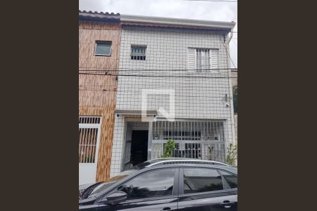 Casa à venda com 156m², 3 quartos e 1 vaga Casa à venda com 156m², 3 quartos e 1 vagaFachada
