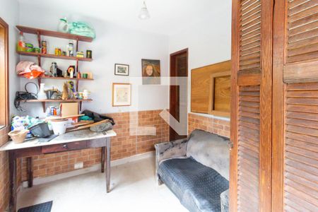 Casa à venda com 200m², 3 quartos e 2 vagasQuarto de serviço