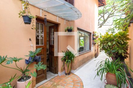 Casa à venda com 200m², 3 quartos e 2 vagasEntrada