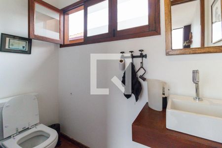 Casa à venda com 200m², 3 quartos e 2 vagasLavabo da edícula