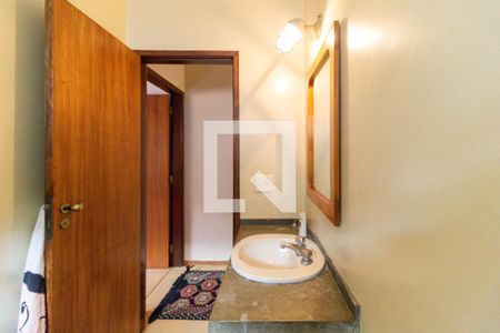 Casa à venda com 200m², 3 quartos e 2 vagasBanheiro