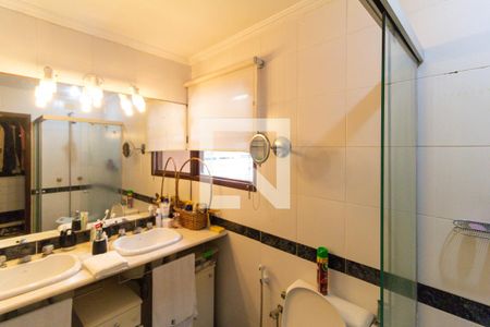 Casa à venda com 200m², 3 quartos e 2 vagasBanheiro do quarto 1