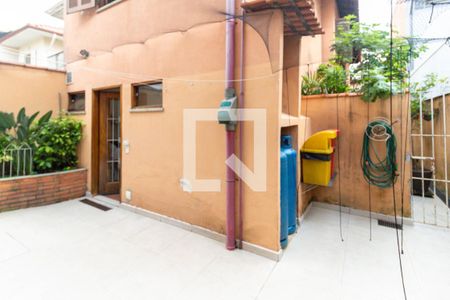 Casa à venda com 200m², 3 quartos e 2 vagasQuintal