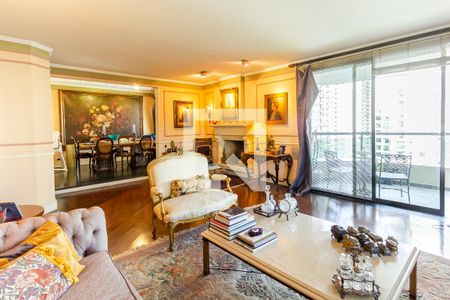 Sala de apartamento à venda com 4 quartos, 220m² em Itaim Bibi, São Paulo