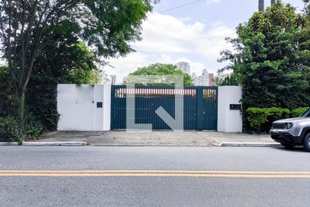 Casa à venda com 310m², 4 quartos e 3 vagasFachada