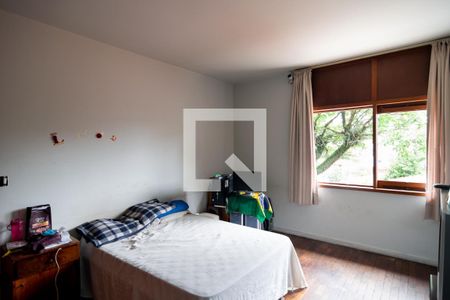 Casa à venda com 310m², 4 quartos e 3 vagasQuarto 3 - Suíte