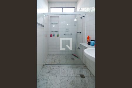 Casa à venda com 310m², 4 quartos e 3 vagasBanheiro Quarto 3 - Suíte