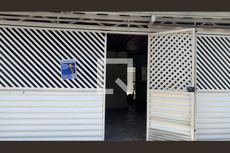 Casa para alugar com 136m², 2 quartos e 2 vagas Casa para alugar com 136m², 2 quartos e 2 vagasFachada