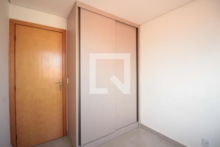 Quarto 1 de apartamento à venda com 2 quartos, 60m² em Mantiqueira, Belo Horizonte