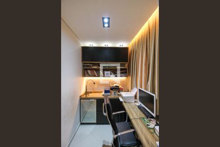 Casa à venda com 243m², 3 quartos e 4 vagas Casa à venda com 243m², 3 quartos e 4 vagasEscritório