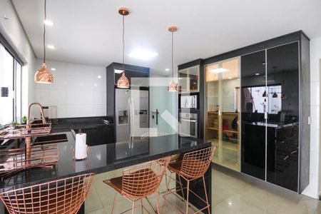 Casa à venda com 243m², 3 quartos e 4 vagas Casa à venda com 243m², 3 quartos e 4 vagasCozinha