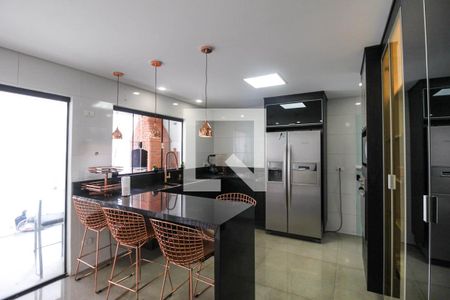 Casa à venda com 243m², 3 quartos e 4 vagas Casa à venda com 243m², 3 quartos e 4 vagasCozinha