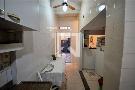 Casa à venda com 240m², 4 quartos e 1 vaga Casa à venda com 240m², 4 quartos e 1 vagaCozinha