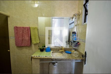 Casa à venda com 240m², 4 quartos e 1 vaga Casa à venda com 240m², 4 quartos e 1 vagaBanheiro Social