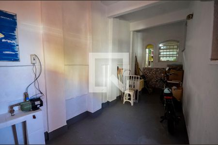 Casa à venda com 240m², 4 quartos e 1 vaga Casa à venda com 240m², 4 quartos e 1 vagaGaragem