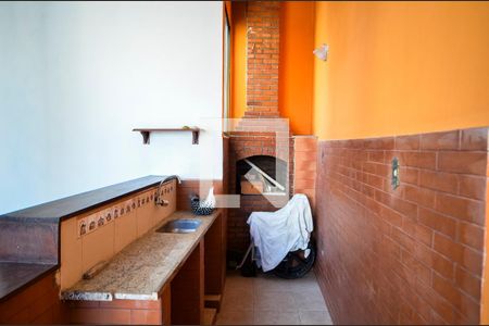 Casa à venda com 240m², 4 quartos e 1 vaga Casa à venda com 240m², 4 quartos e 1 vagaTerraço