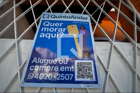 Casa à venda com 240m², 4 quartos e 1 vaga Casa à venda com 240m², 4 quartos e 1 vagaFachada