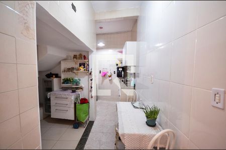 Casa à venda com 240m², 4 quartos e 1 vaga Casa à venda com 240m², 4 quartos e 1 vagaCozinha