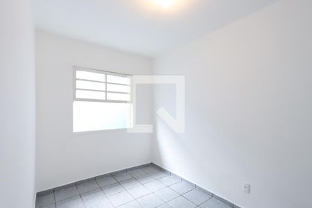 Quarto 2 de casa para alugar com 2 quartos, 80m² em Vila Paulicéia, São Paulo