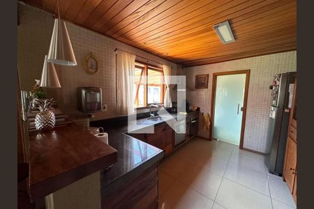 Casa de condomínio à venda com 810m², 4 quartos e 3 vagas Casa de condomínio à venda com 810m², 4 quartos e 3 vagasCozinha