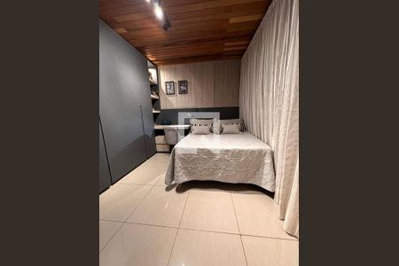 Casa de condomínio à venda com 810m², 4 quartos e 3 vagas Casa de condomínio à venda com 810m², 4 quartos e 3 vagasQuarto 2