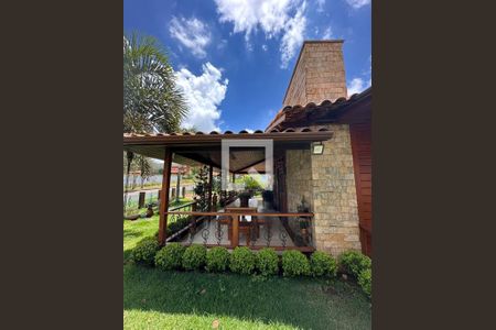 Casa de condomínio à venda com 810m², 4 quartos e 3 vagas Casa de condomínio à venda com 810m², 4 quartos e 3 vagasÁrea Externa