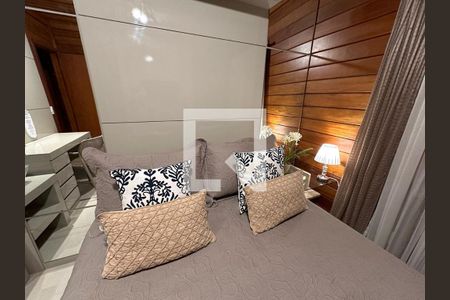 Casa de condomínio à venda com 810m², 4 quartos e 3 vagas Casa de condomínio à venda com 810m², 4 quartos e 3 vagasQuarto 3