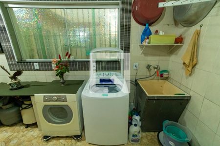 Casa à venda com 143m², 2 quartos e 3 vagas Casa à venda com 143m², 2 quartos e 3 vagasÁrea de Serviço