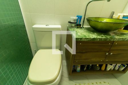 Casa à venda com 143m², 2 quartos e 3 vagas Casa à venda com 143m², 2 quartos e 3 vagasBanheiro da Suíte 2