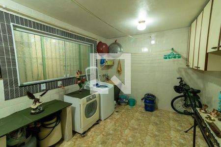 Casa à venda com 143m², 2 quartos e 3 vagas Casa à venda com 143m², 2 quartos e 3 vagasÁrea de Serviço