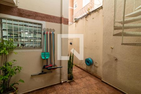 Casa à venda com 143m², 2 quartos e 3 vagas Casa à venda com 143m², 2 quartos e 3 vagasQuintal