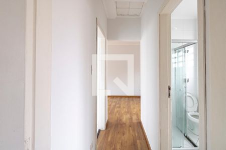 Corredor de apartamento para alugar com 1 quarto, 56m² em Jardim Glória, São Paulo