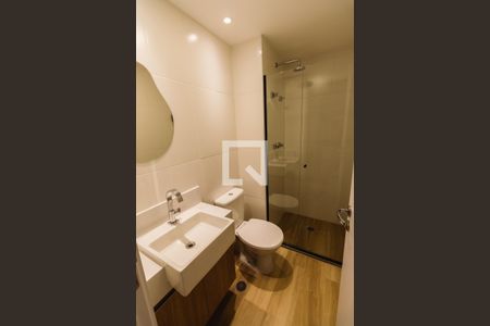 Banheiro de kitnet/studio para alugar com 1 quarto, 24m² em Perdizes, São Paulo