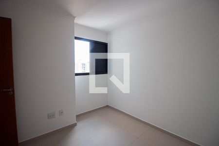 Quarto 2 de apartamento para alugar com 2 quartos, 38m² em Itaquera, São Paulo