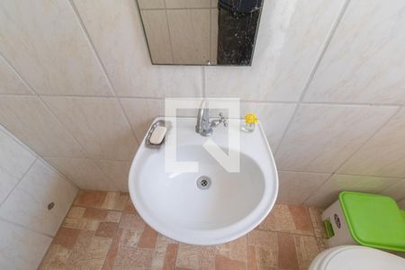 Casa à venda com 200m², 3 quartos e 3 vagasBanheiro externo