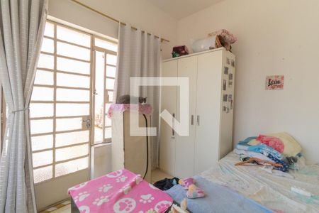 Casa à venda com 200m², 3 quartos e 3 vagasEdícula - Quarto