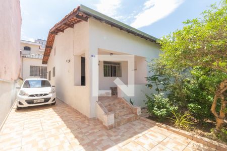Casa à venda com 200m², 3 quartos e 3 vagasFachada