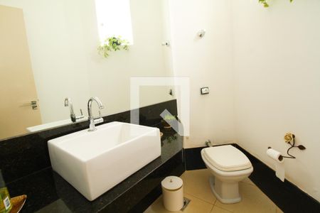 Casa à venda com 280m², 5 quartos e 3 vagasBanheiro 1