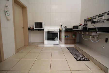 Casa à venda com 280m², 5 quartos e 3 vagasCozinha